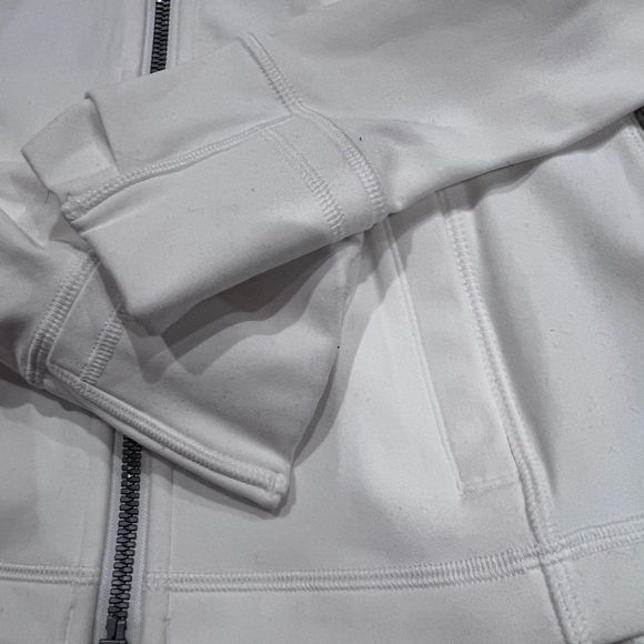Lululemon Define Hooded Jacket
Nulu - Picture 7 of 7